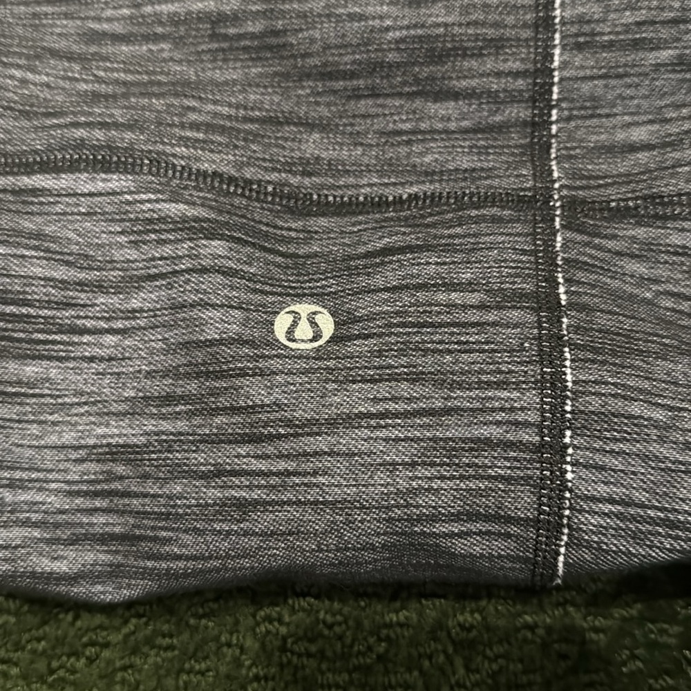 Lululemon Athletica DAILY YOGA JACKET 10 BLACK SLUB DENIM EUC host pick - Picture 14 of 15